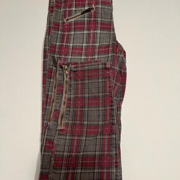 Current Elliott The Soho Zip Stiletto Skinny Jeans In Red Gray Plaid Size 26/0 - Picture 1 of 8